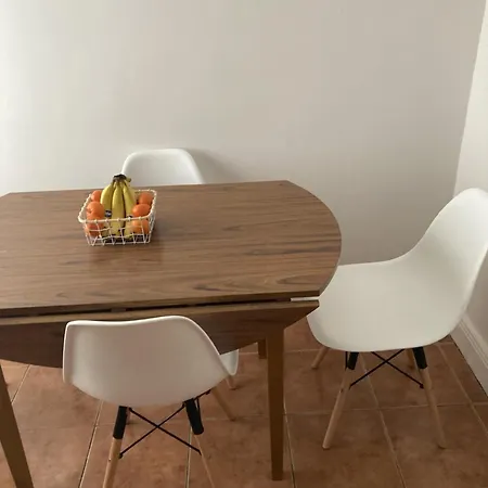 Centre Location - Sleeps 6 Apartment