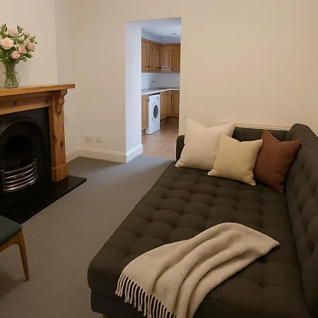 Centre Location - Sleeps 6 * Galway